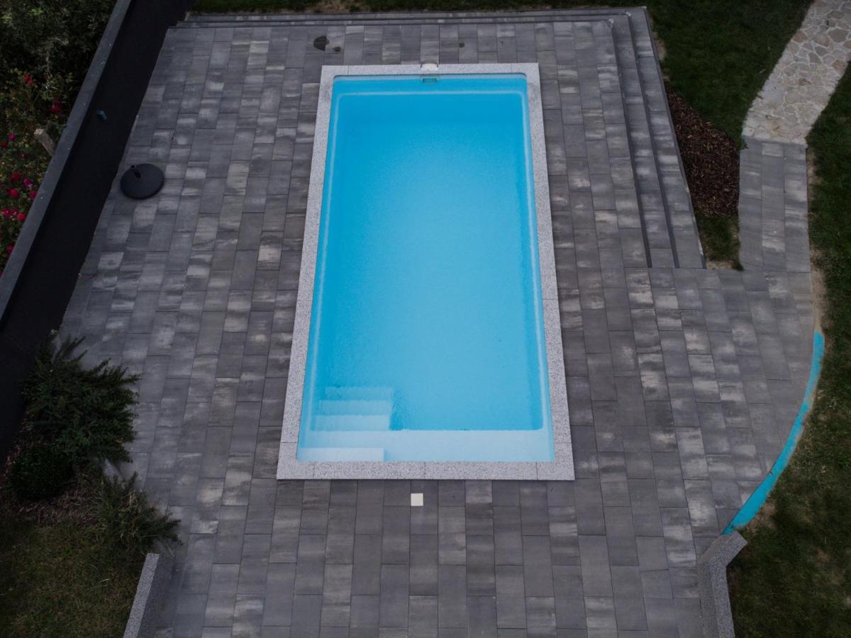 Blackminthouse Villa
